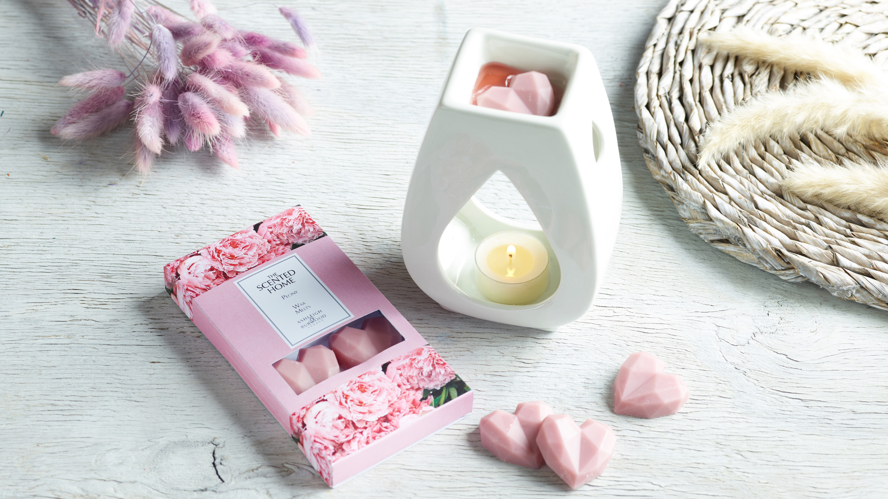 Everything You Need to Know About Wax Melts - Ashleigh & Burwood