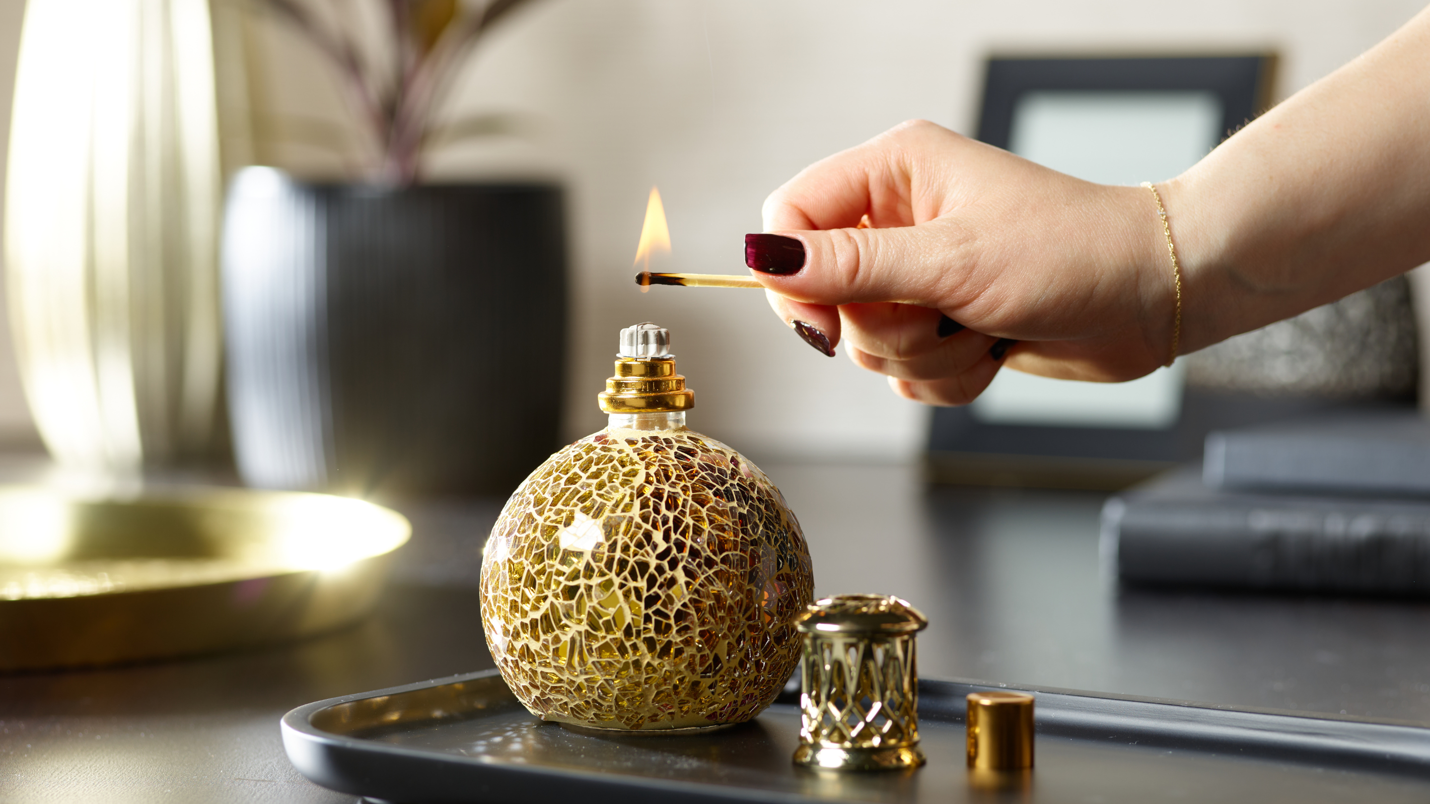 Why Choose A Fragrance Lamp?