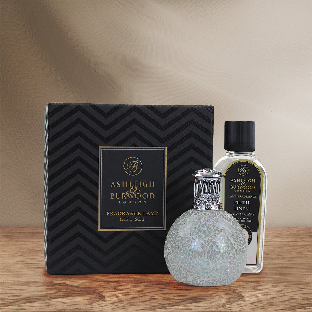 The Pearl & Fresh Linen Fragrance Lamp Gift Set